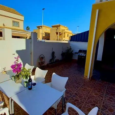 House Madamme Hébergement de vacances Torrevieja